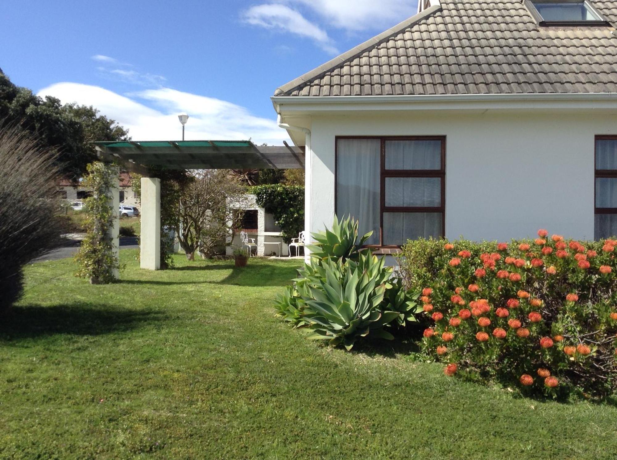 Hermanus At Rikis Self Catering Appartement Buitenkant foto